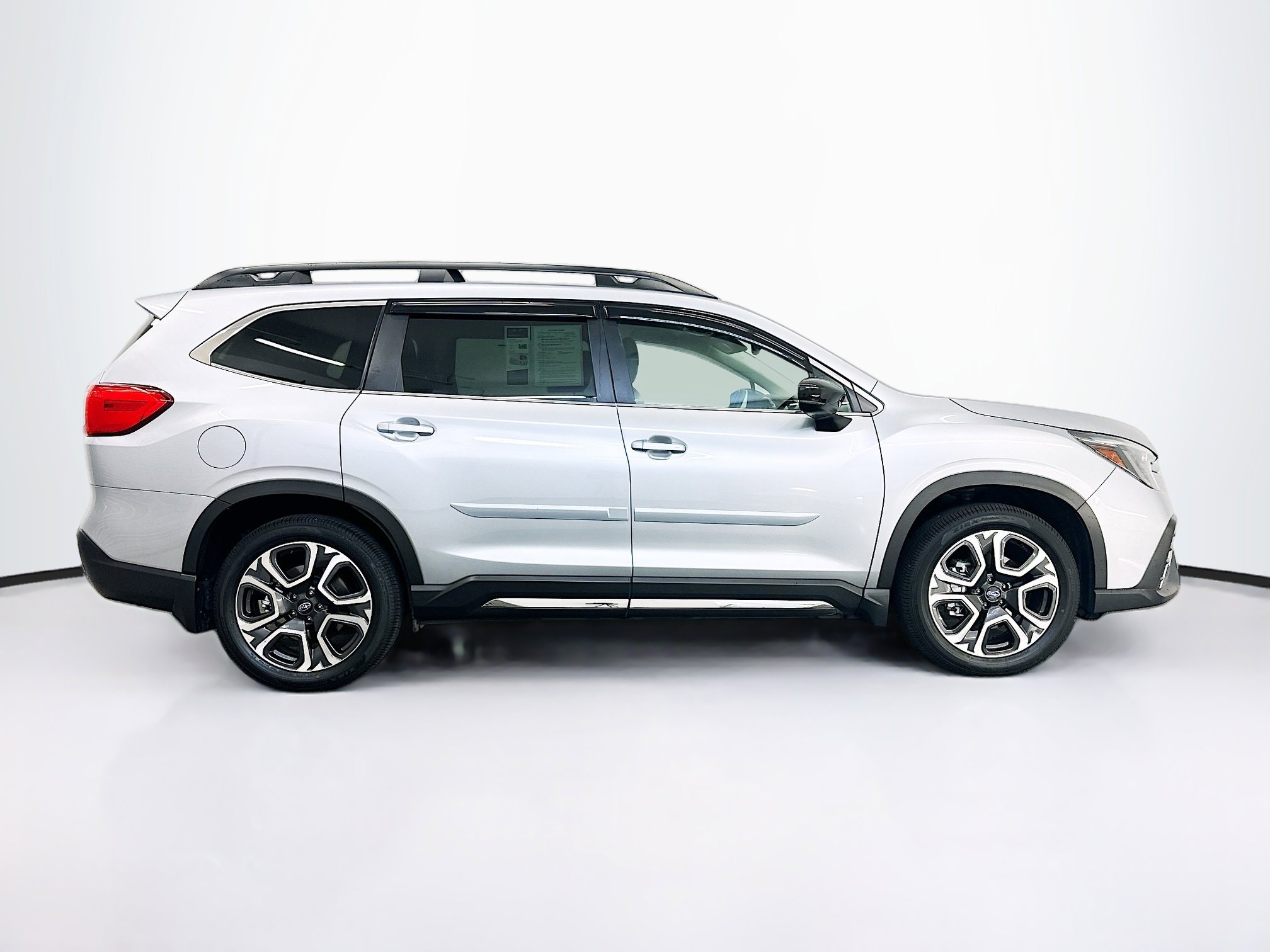 Used 2024 Subaru Ascent Limited image 10