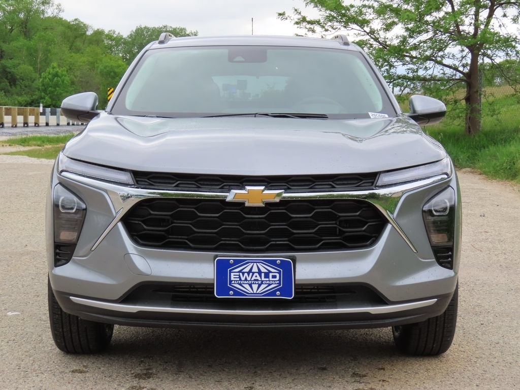 New 2026 Chevrolet Trax LT w/ Driver Confidence Package FWD image 15
