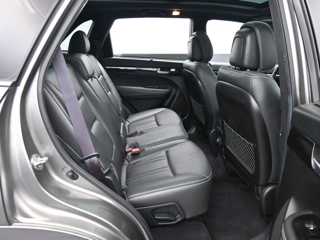 Used 2014 Kia Sorento SX image 39