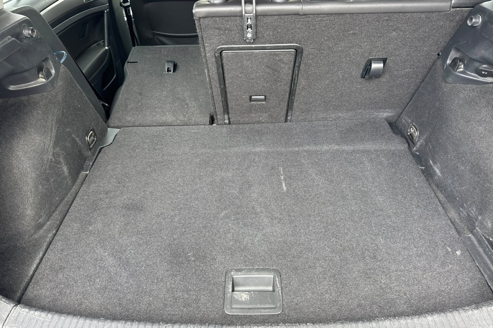 Used 2015 Volkswagen e-Golf SEL Premium FWD image 26