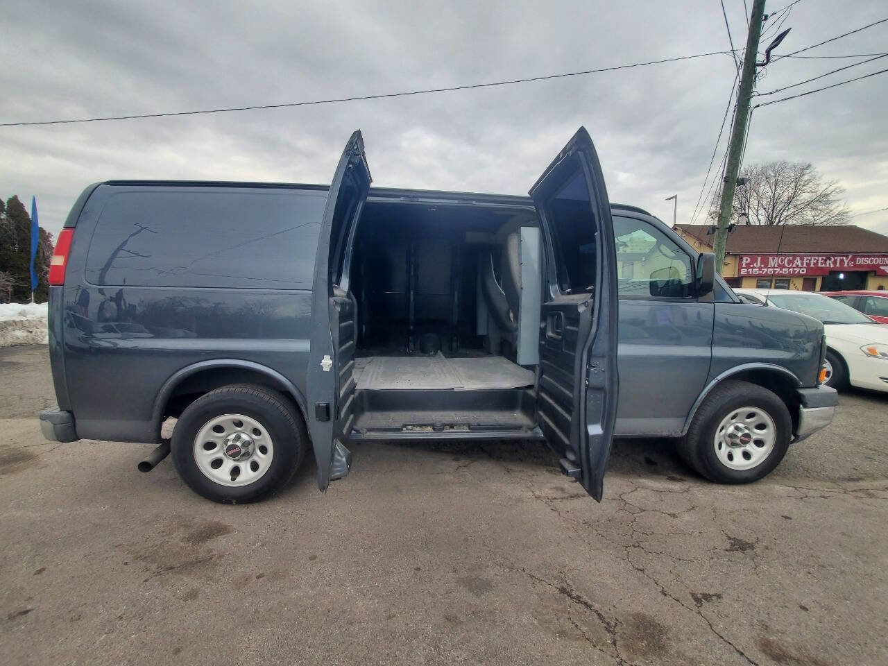 Used 2014 GMC Savana 1500 AWD image 15