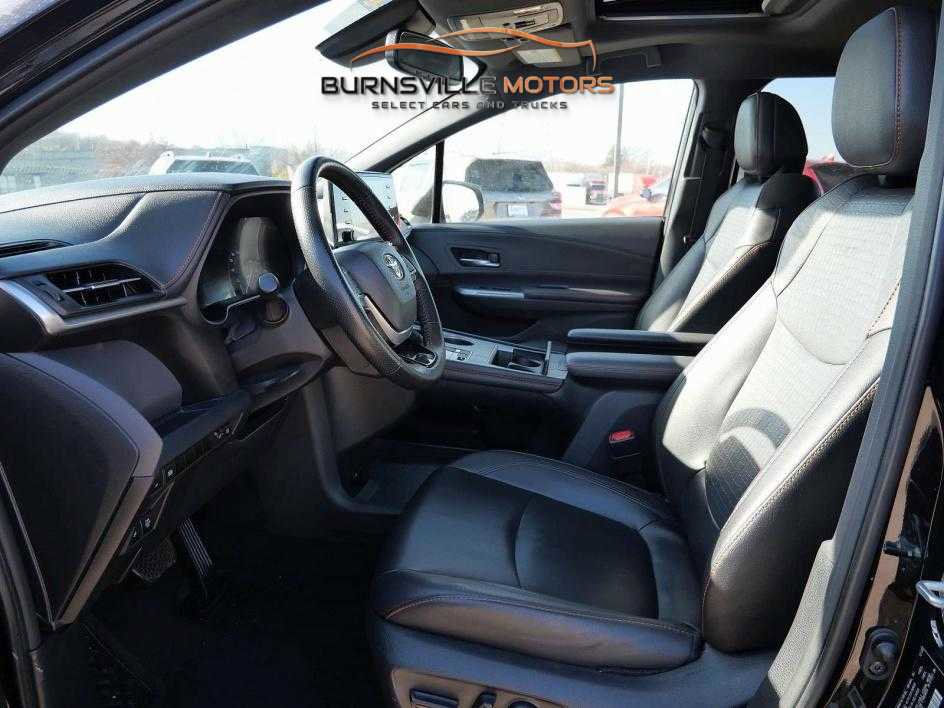 Used 2021 Toyota Sienna XSE image 10