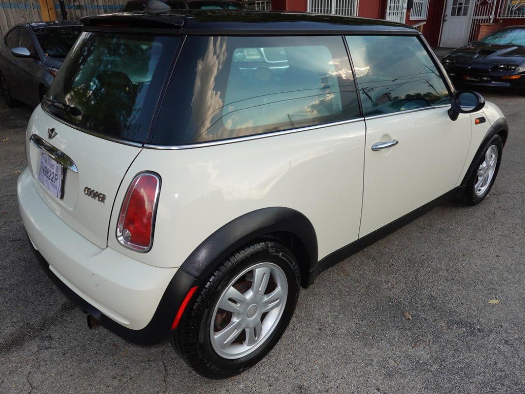 Used 2006 MINI Cooper Hardtop image 6