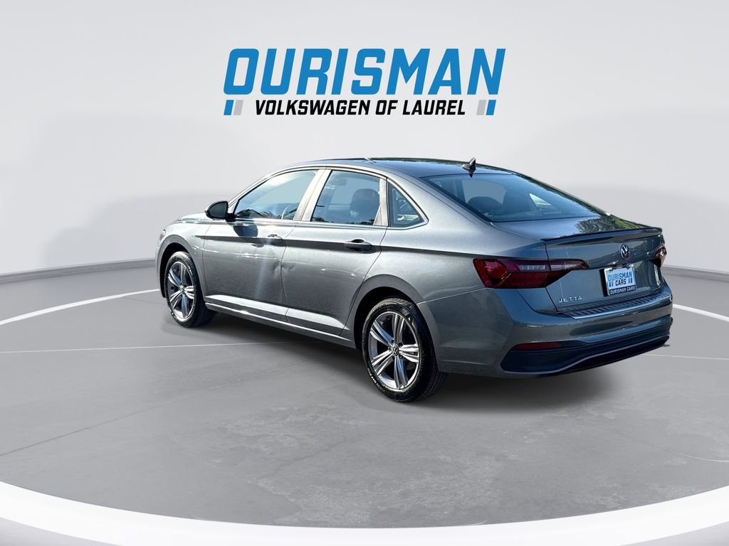 Used 2023 Volkswagen Jetta SE w/ Panoramic Sunroof Package FWD image 6