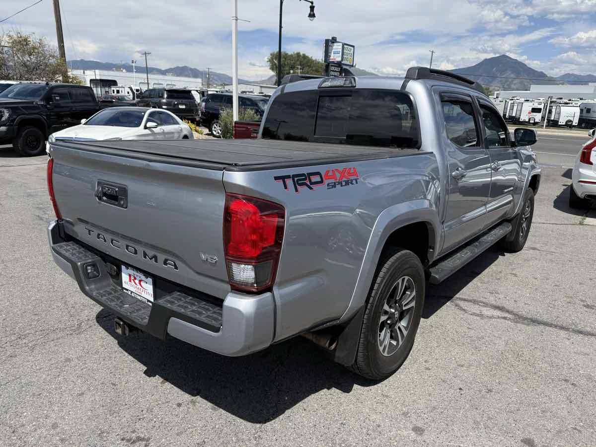 Used 2019 Toyota Tacoma TRD Sport AWD/4WD image 6