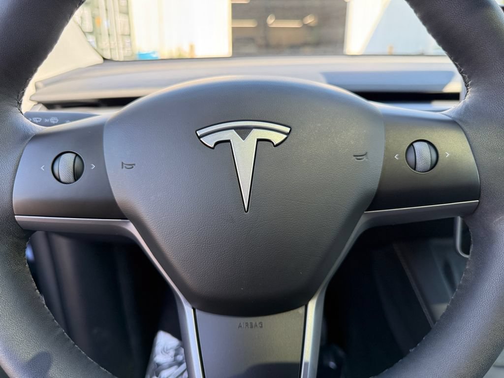 Used 2024 Tesla Model Y Long Range AWD/4WD image 19