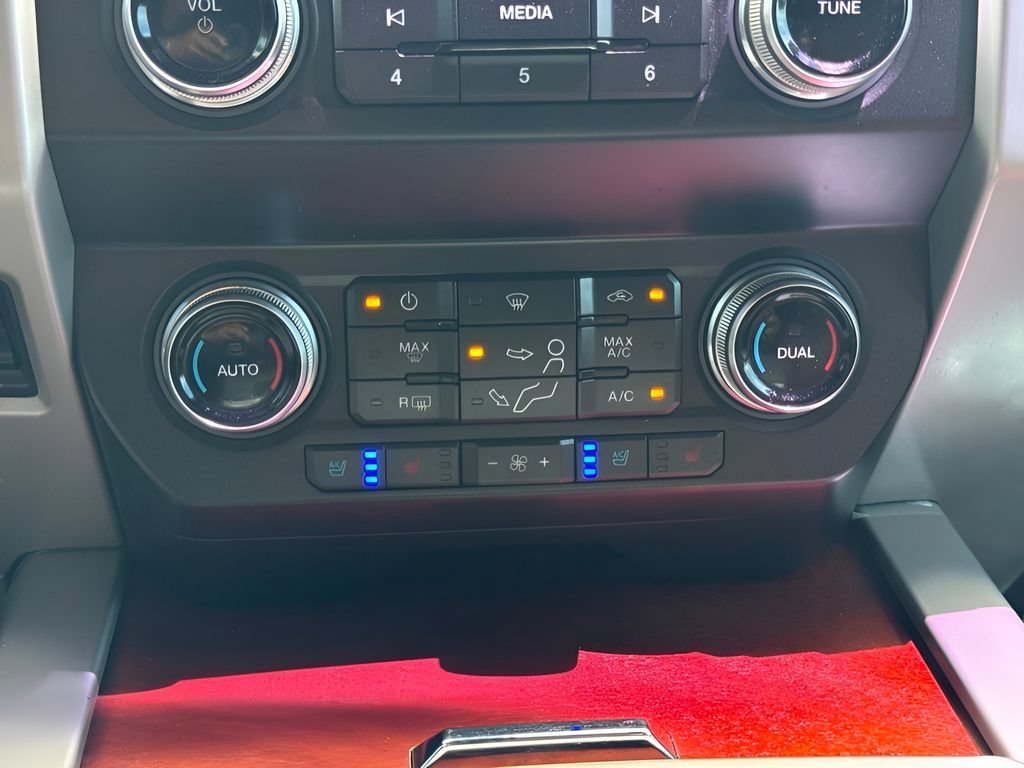 Used 2019 Ford F350 King Ranch w/ King Ranch Ultimate Package AWD/4WD image 12