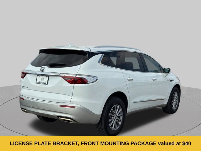 Used 2023 Buick Enclave Essence AWD/4WD image 3