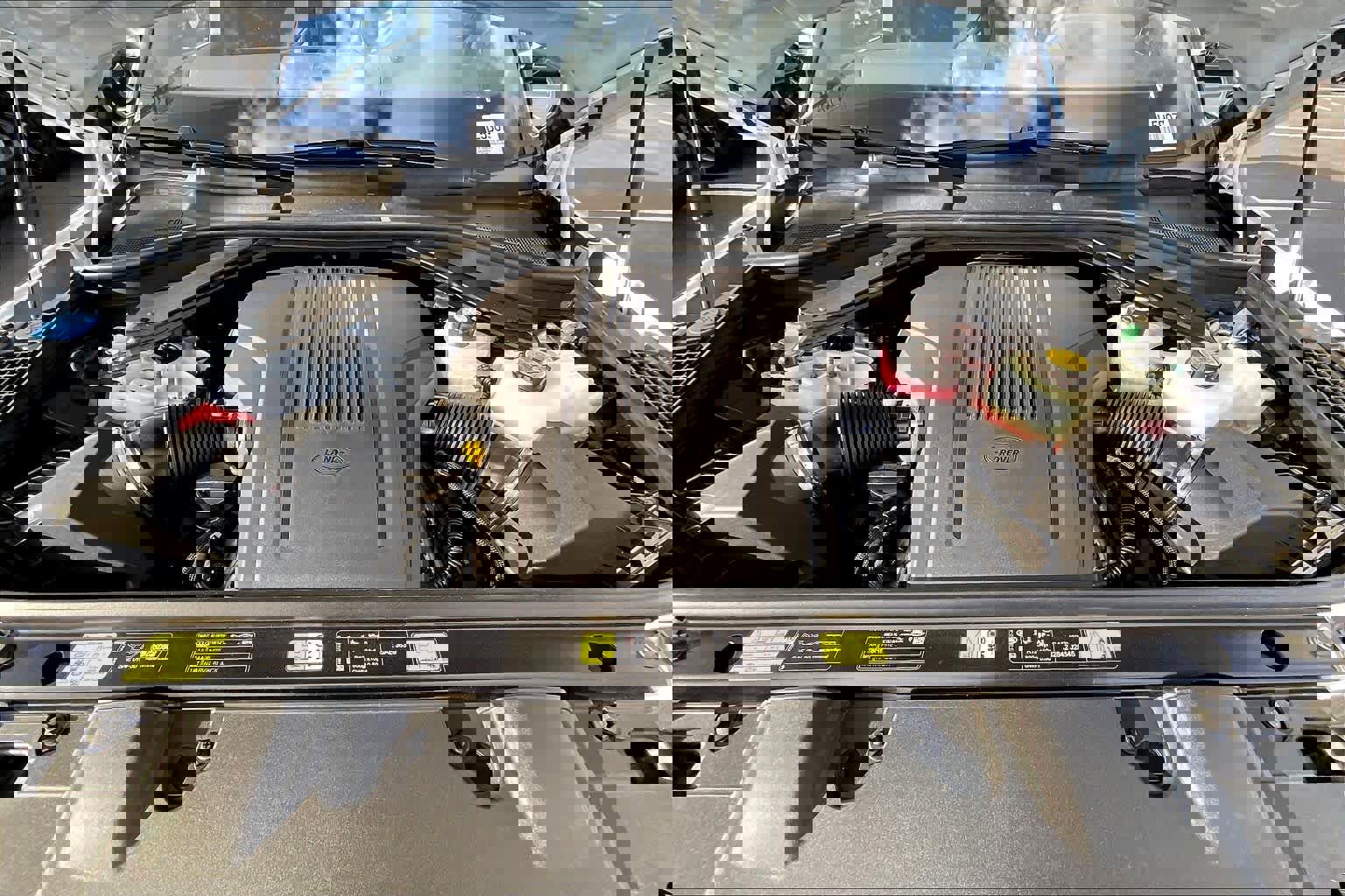 New 2025 Land Rover Range Rover SE image 13