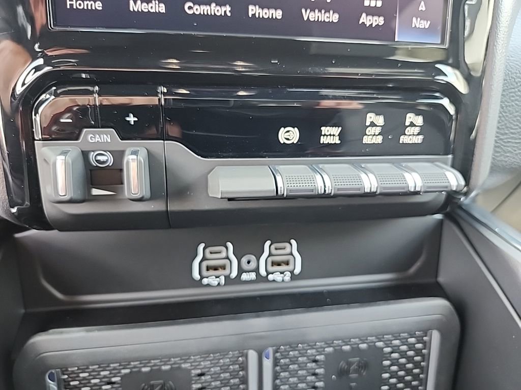 New 2025 RAM 2500 Laramie image 37