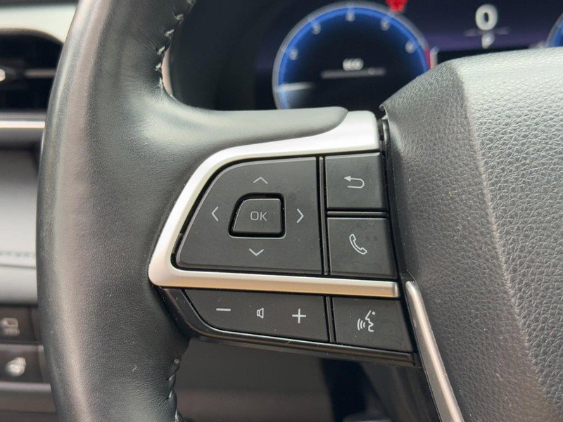Used 2023 Toyota Highlander image 18