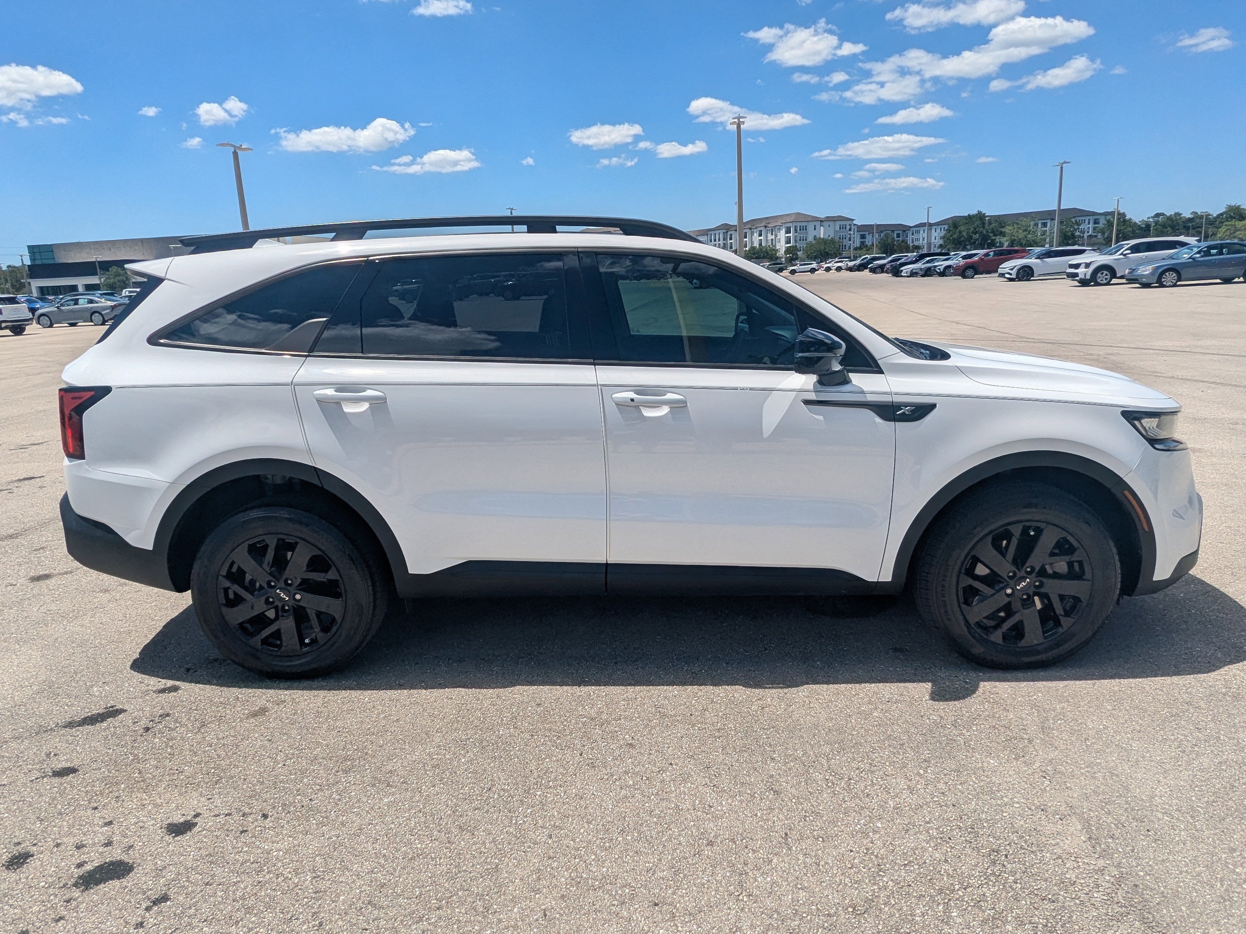 Certified 2023 Kia Sorento S w/ Panoramic Sunroof Package image 4