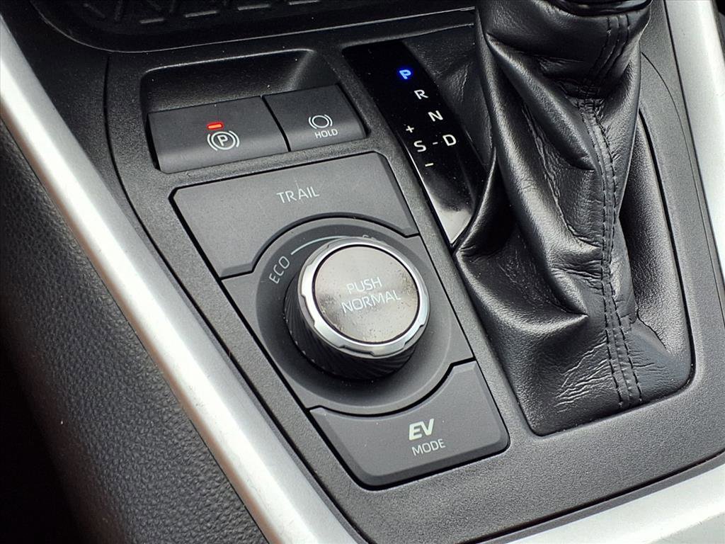 Used 2020 Toyota RAV4 XSE image 10