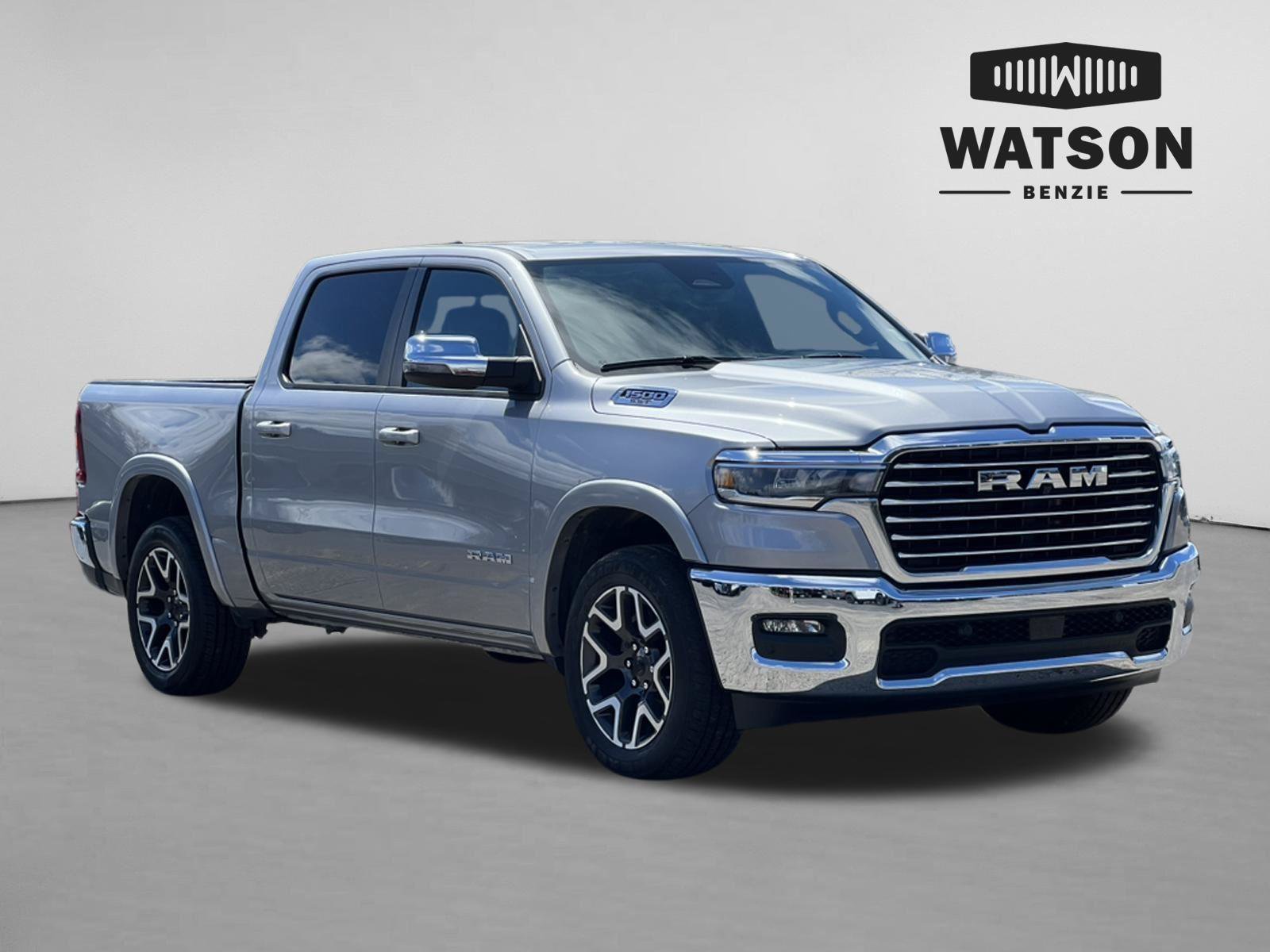 Used 2025 RAM 1500 Laramie AWD/4WD image 1