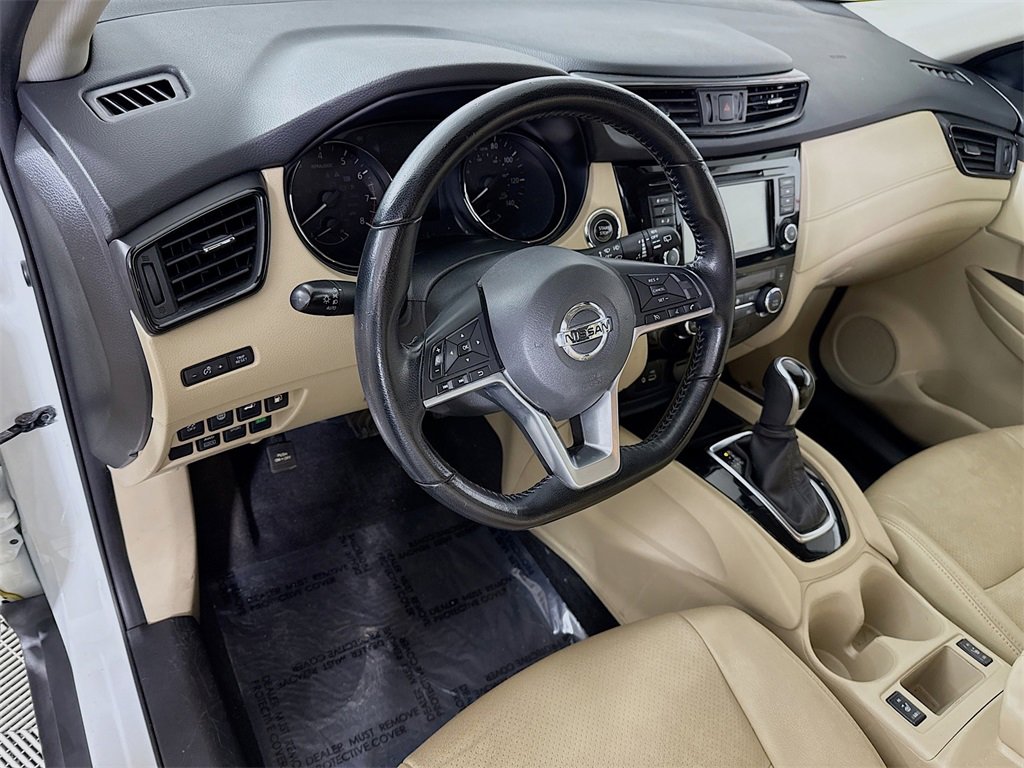 Used 2020 Nissan Rogue SV image 17