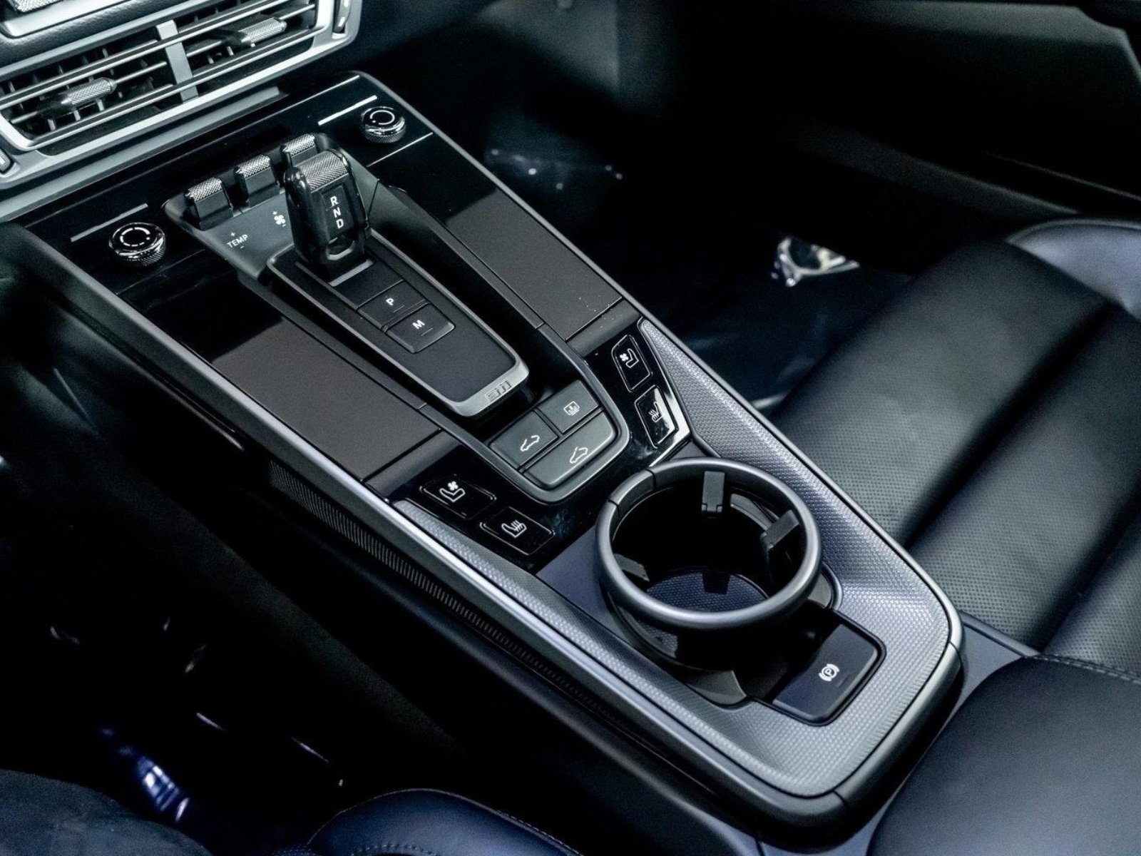 Used 2020 Porsche 911 Carrera 4S w/ Sport Package image 45