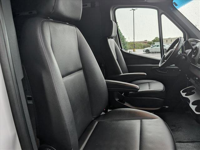 Used 2025 Mercedes-Benz Sprinter 2500 image 12