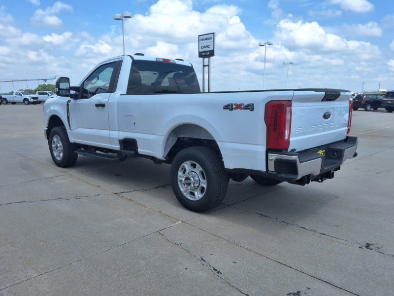 New 2025 Ford F350 XLT image 2