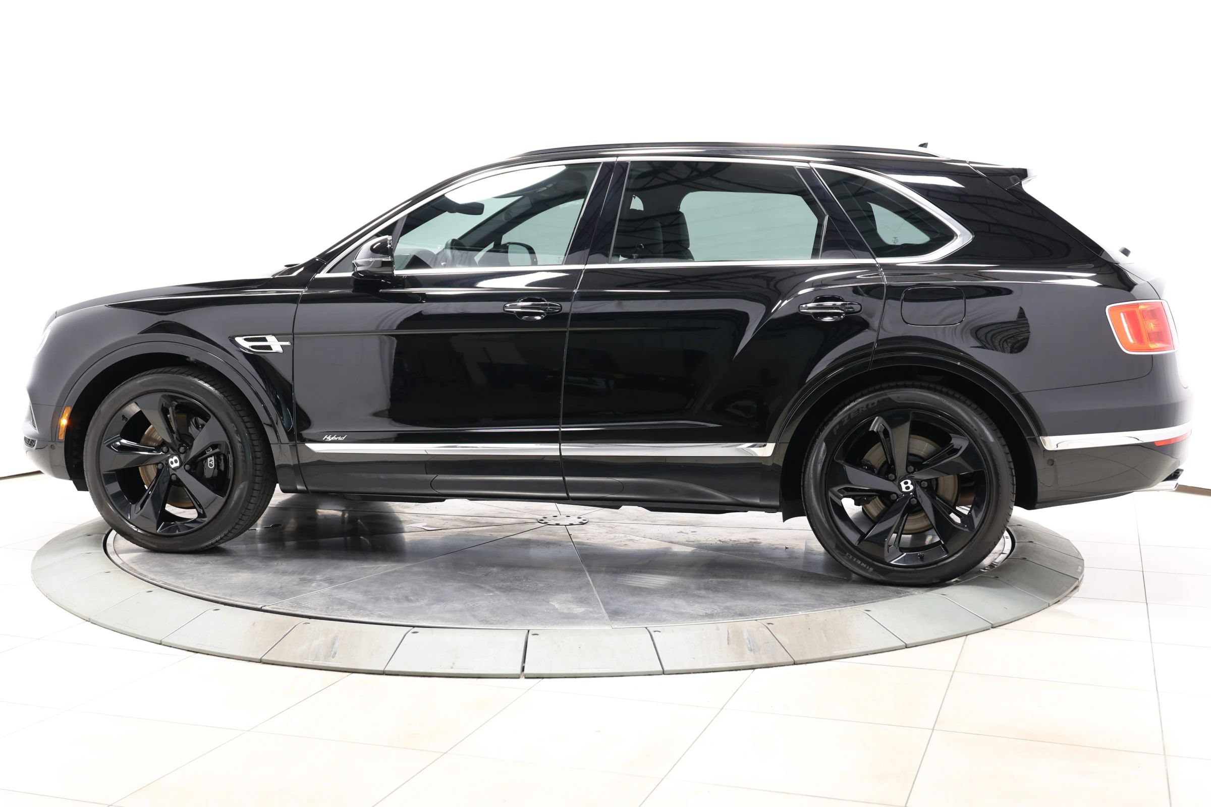 Used 2020 Bentley Bentayga Plug-In Hybrid AWD/4WD image 8