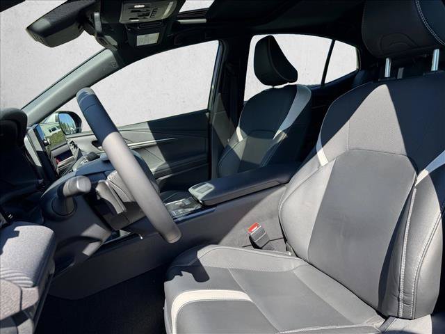 Used 2025 Toyota Camry SE w/ Multimedia Upgrade Package FWD image 22