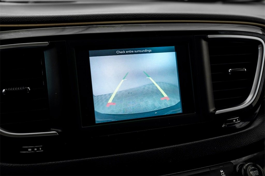 Used 2020 Chrysler Voyager Lxi image 18