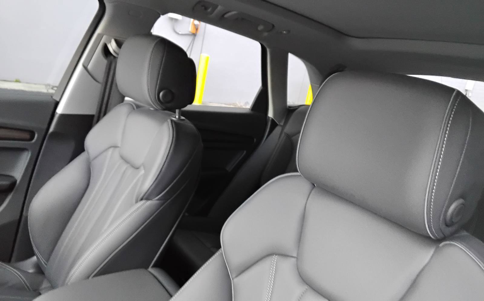 Certified 2024 Audi Q5 e Premium w/ Convenience Package image 18