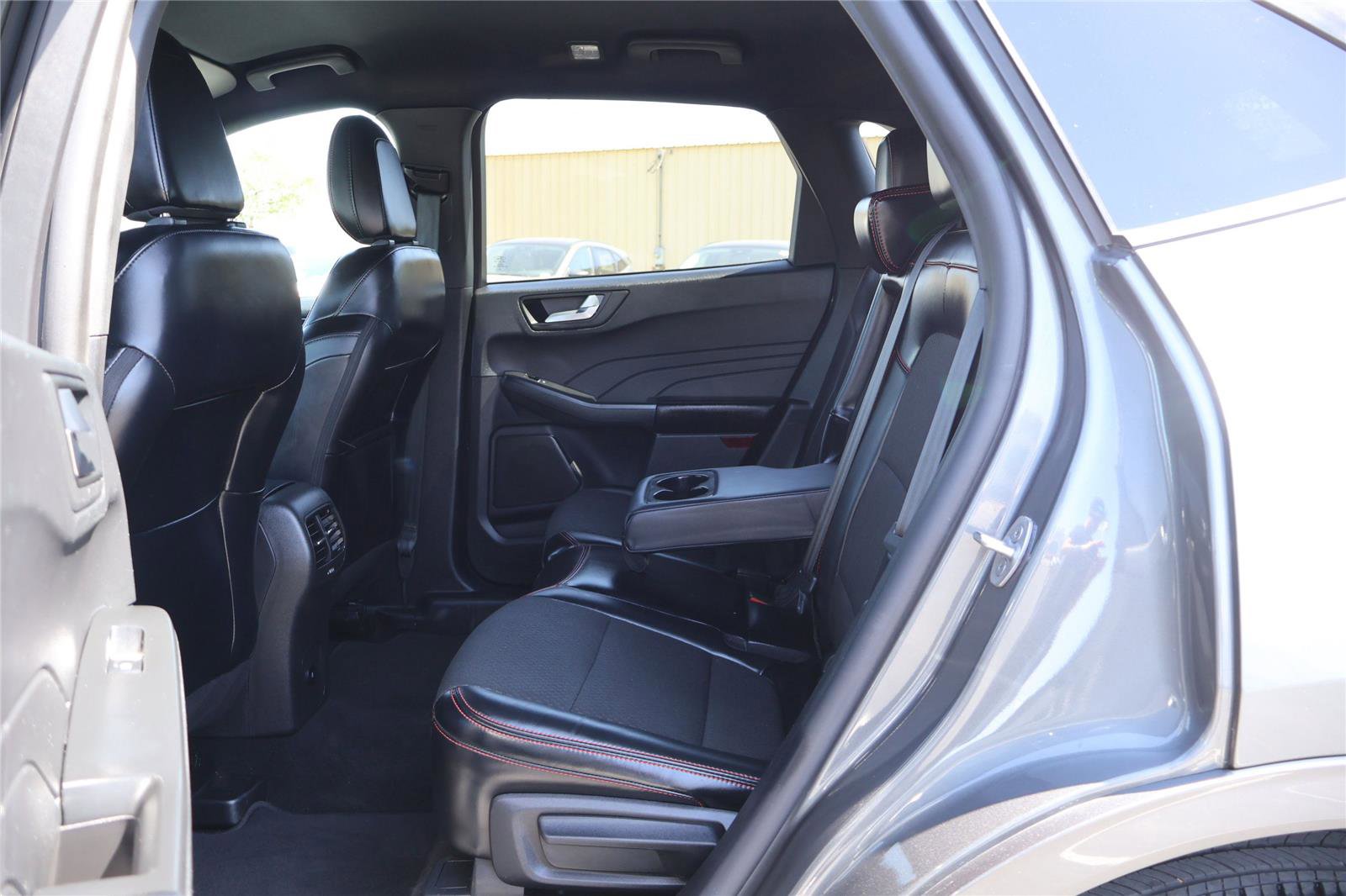 Used 2024 Ford Escape ST-Line w/ Equipment Group 301A image 30