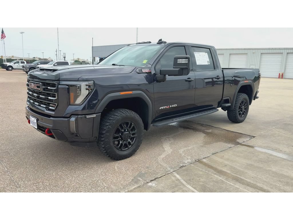 Used 2024 GMC Sierra 2500 AT4 w/ AT4 Preferred Package AWD/4WD image 4
