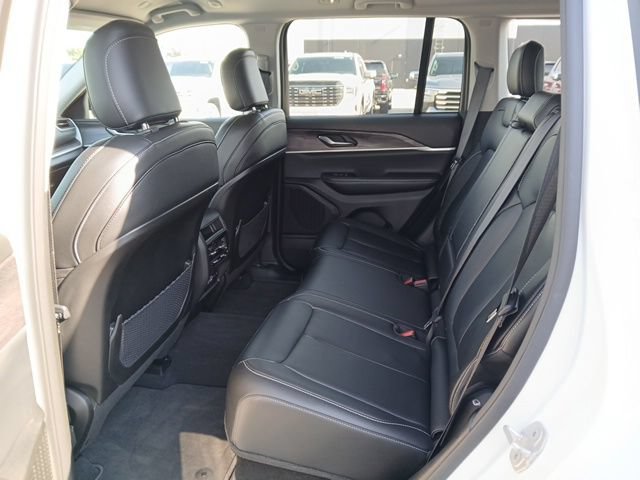 Used 2023 Jeep Grand Cherokee Limited AWD/4WD image 25
