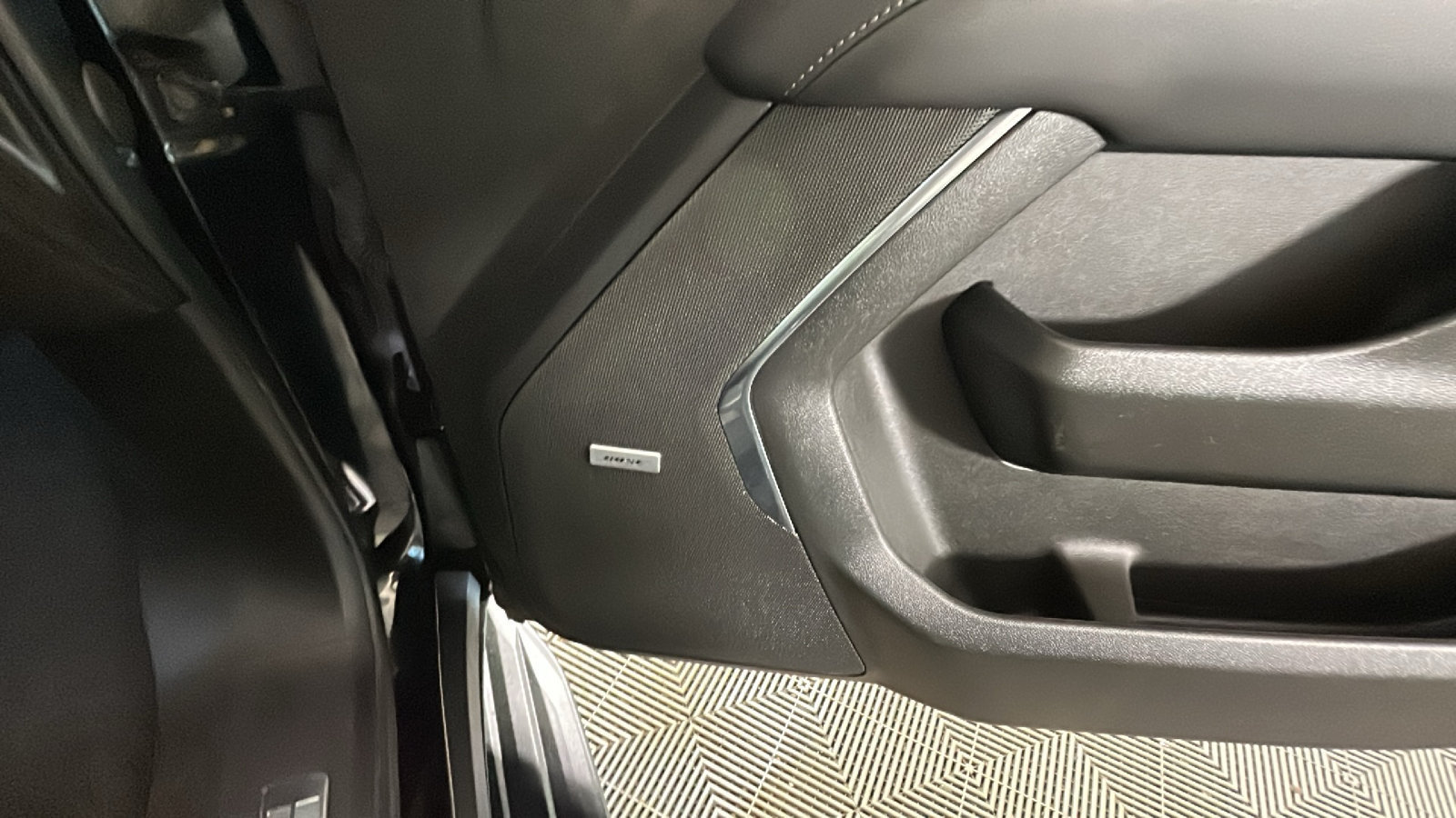 Used 2022 Chevrolet Suburban LT AWD/4WD image 37