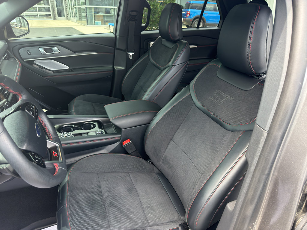 Used 2025 Ford Explorer ST w/ Sun And Sound Package AWD/4WD image 14