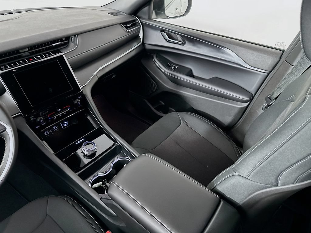 New 2026 Jeep Grand Cherokee Laredo AWD/4WD image 28