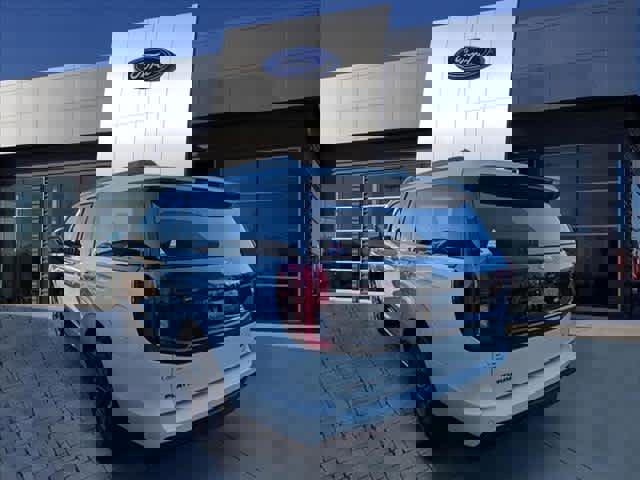 New 2025 Ford Expedition Max Platinum image 3