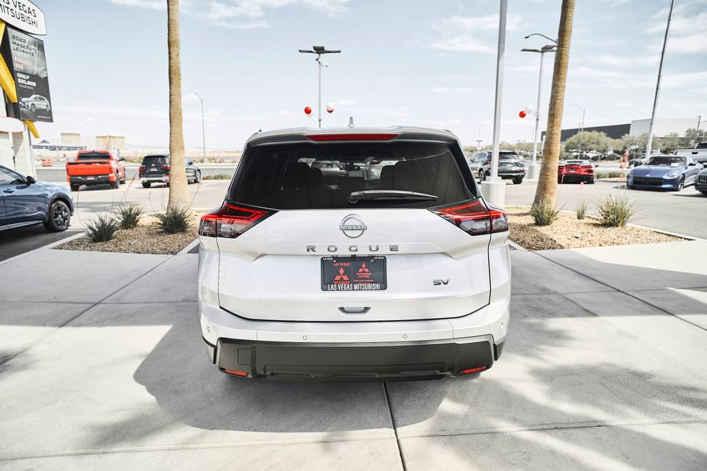 Used 2024 Nissan Rogue SV FWD image 7