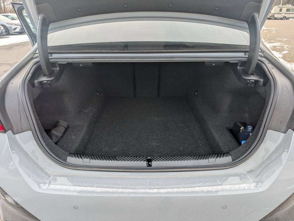 Used 2024 BMW 540i xDrive w/ Premium Package image 13