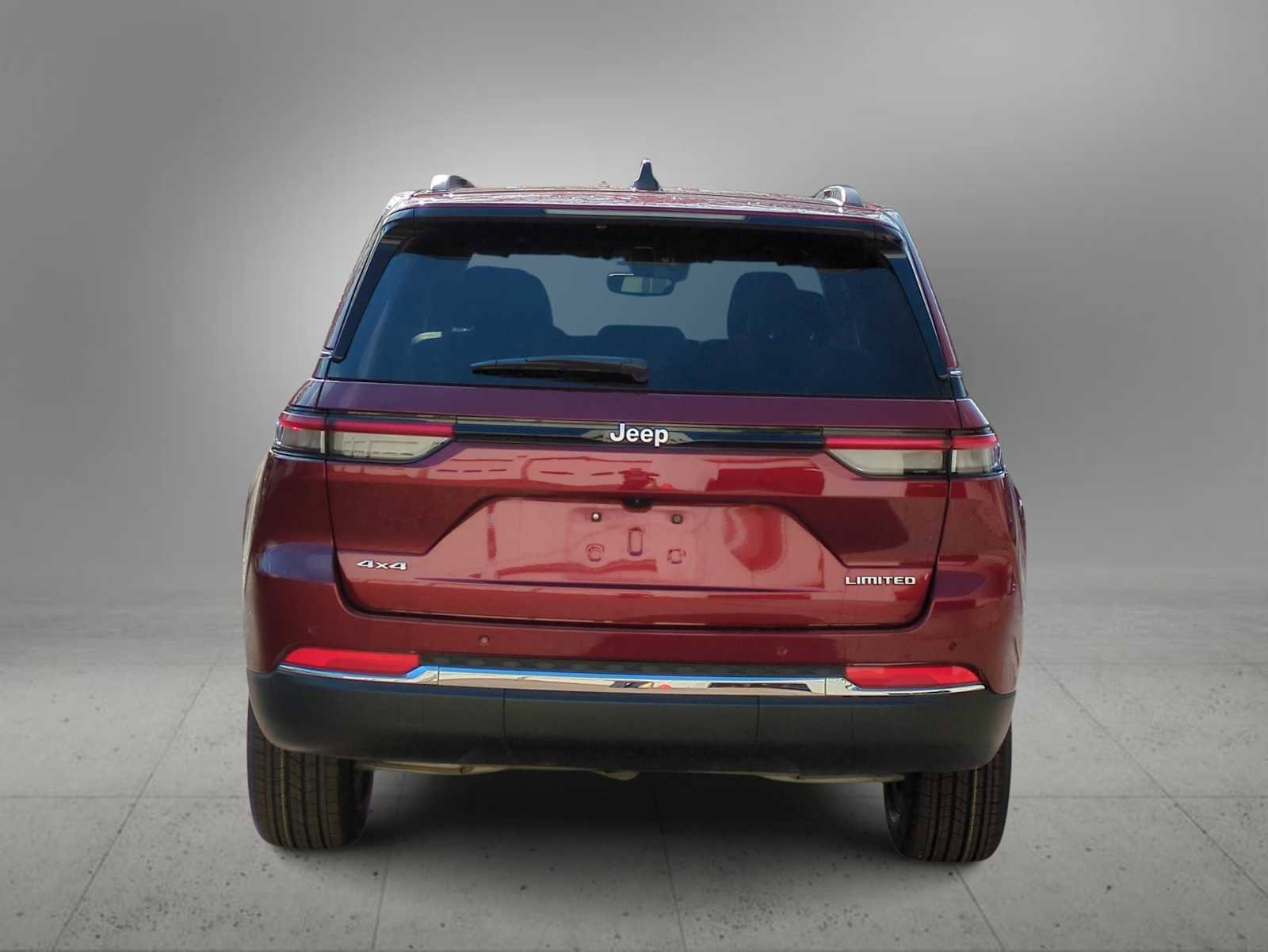 Used 2024 Jeep Grand Cherokee Limited image 7