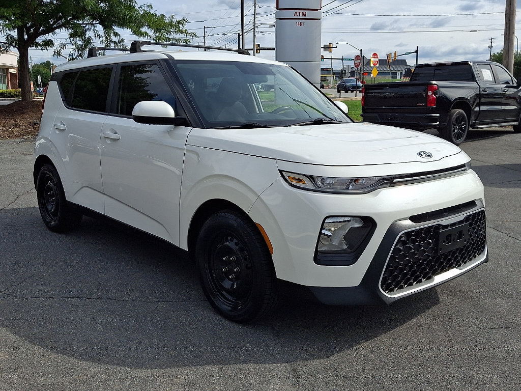 Used 2020 Kia Soul LX FWD image 3
