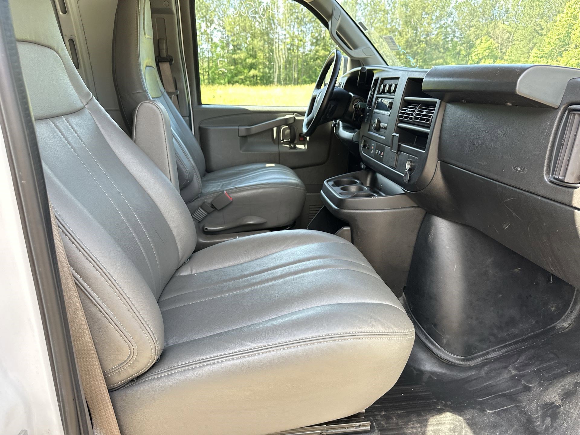 Used 2023 GMC Savana 2500 w/ Driver Convenience Package image 28