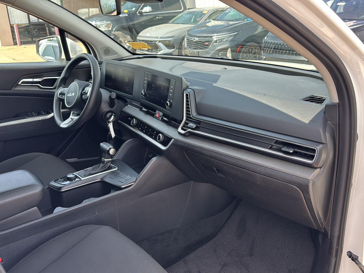 Used 2024 Kia Sportage LX FWD image 16