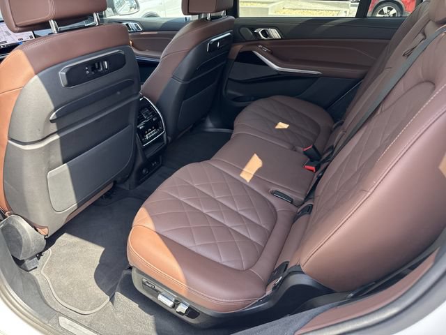 Used 2025 BMW X7 xDrive40i w/ Premium Package AWD/4WD image 29
