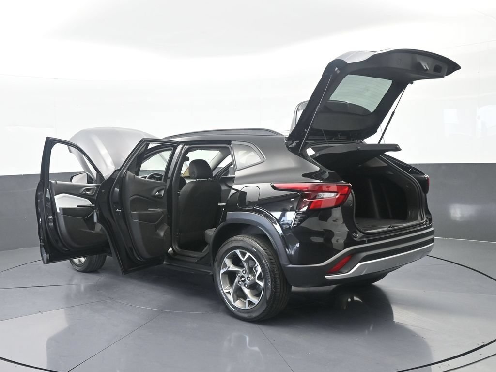 Used 2026 Chevrolet Trax LT FWD image 71