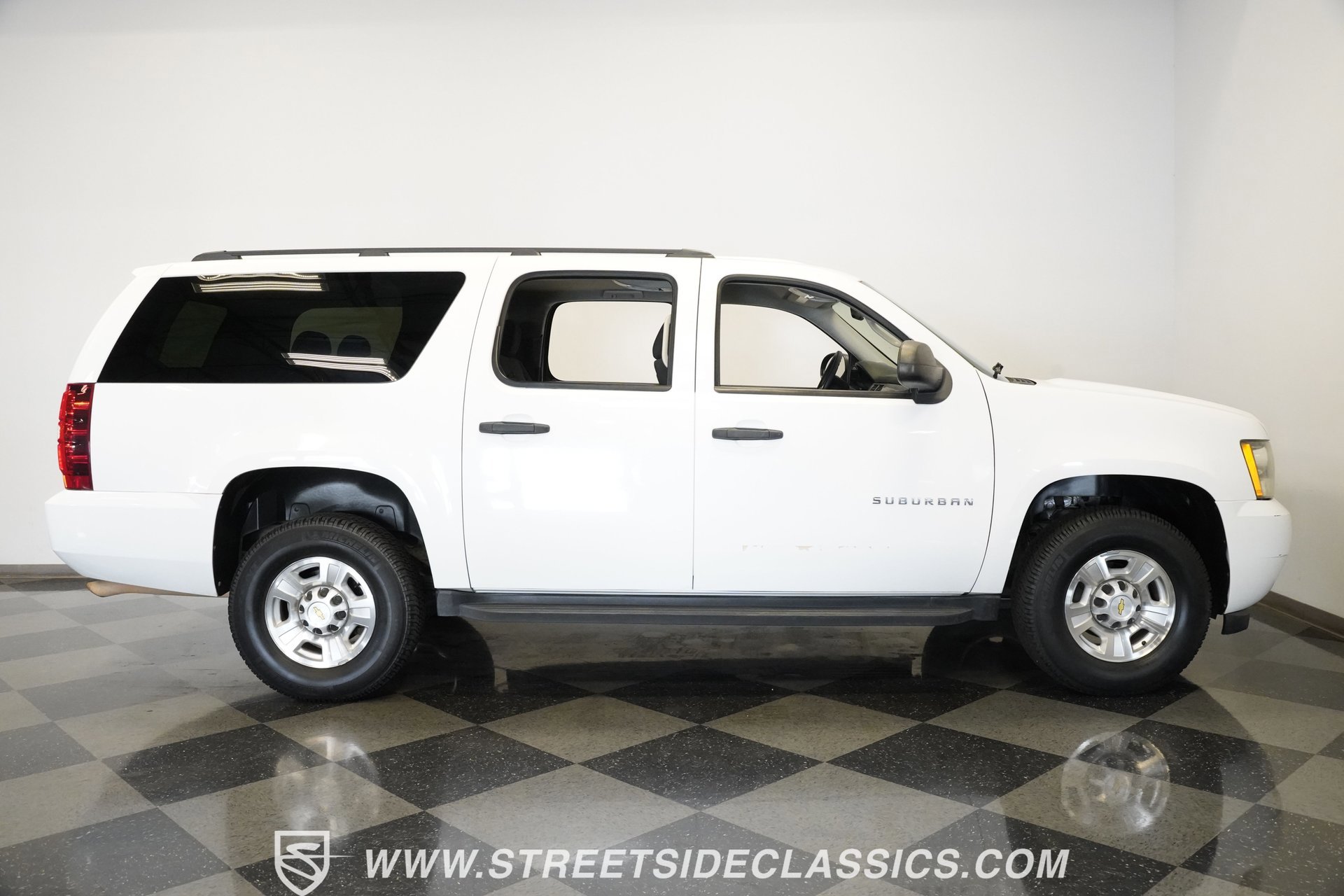 Used 2011 Chevrolet Suburban 2500 w/ Skid Plate Package image 17