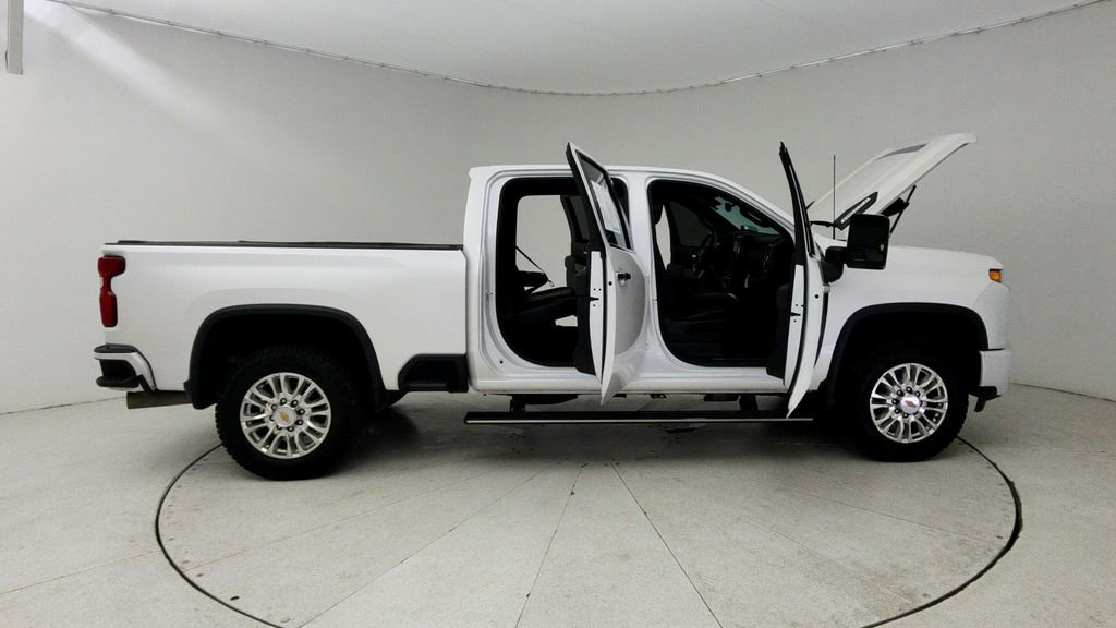 Used 2022 Chevrolet Silverado 2500 High Country w/ Technology Package AWD/4WD image 13