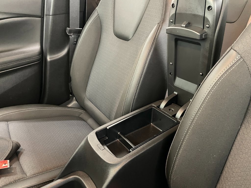 Used 2023 Buick Encore GX Select w/ Sport Touring Package image 31