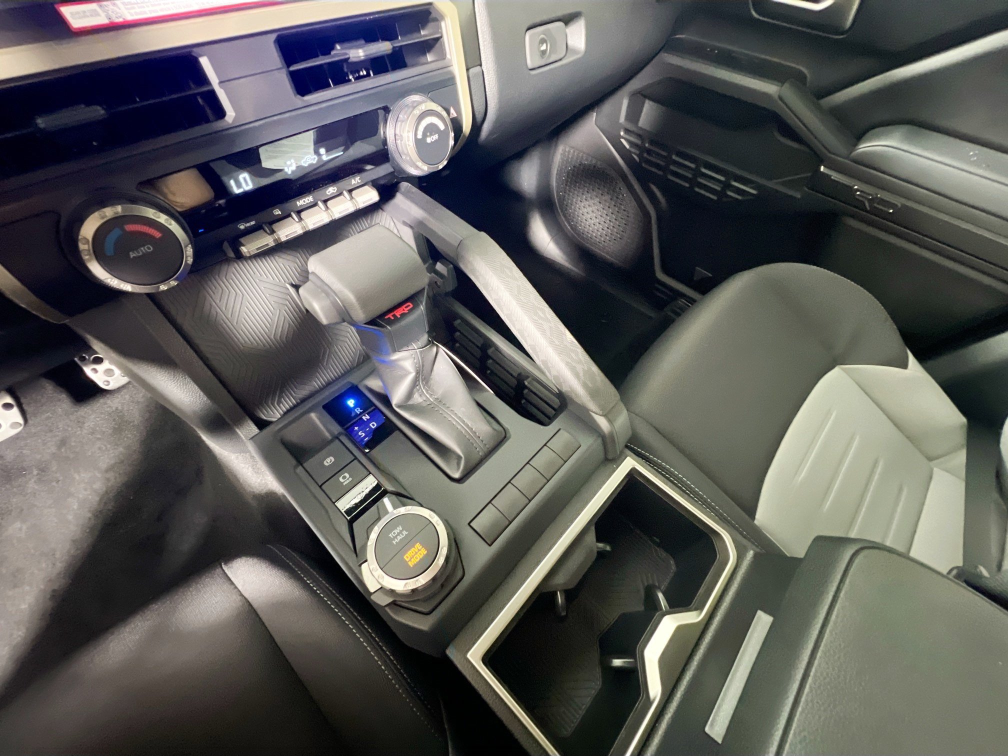 Used 2025 Toyota Tacoma TRD Sport AWD/4WD image 25