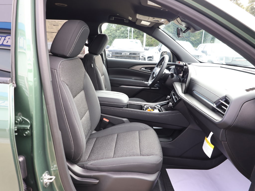 New 2027 Chevrolet Traverse LT w/ Driver Confidence Package FWD image 36