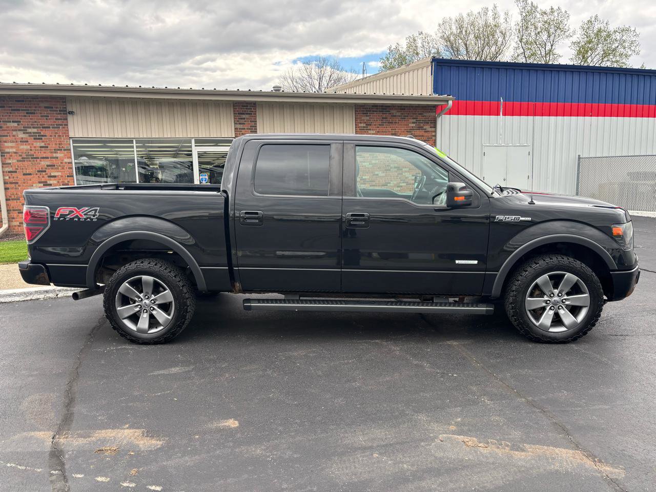 Used 2014 Ford F150 FX4 w/ Equipment Group 402A Luxury AWD/4WD image 2