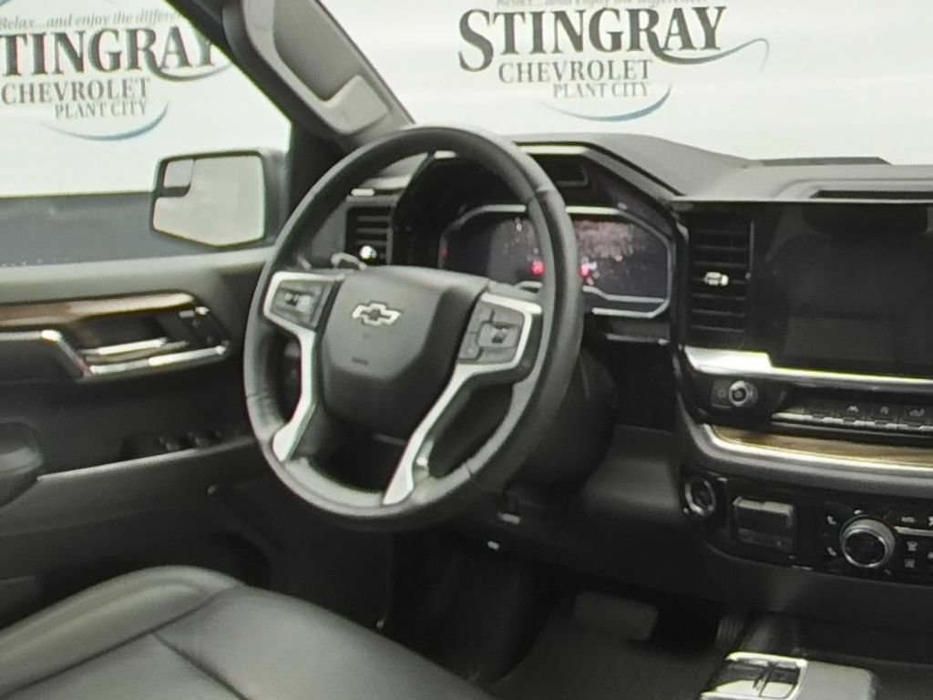 Used 2024 Chevrolet Silverado 1500 LT Trail Boss w/ Convenience Package II AWD/4WD image 16