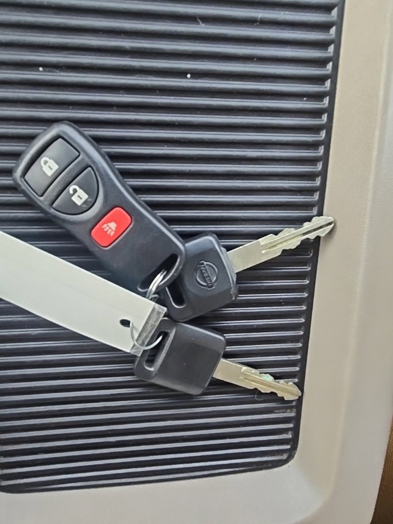 Used 2015 Nissan Titan SV w/ SV Value Truck Package image 39