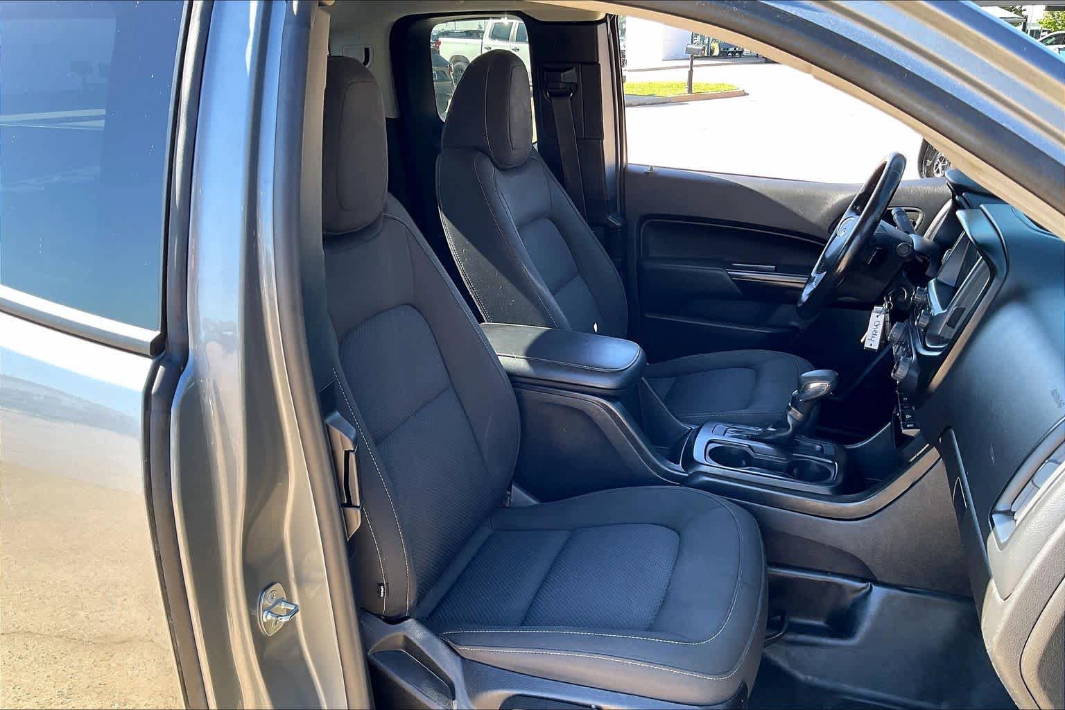 Used 2022 Chevrolet Colorado LT w/ Fleet Safety Package RWD image 10